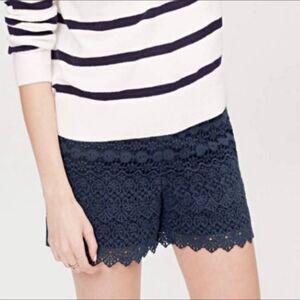 NWT Ann Taylor LOFT The Riviera Short Navy Blue Crochet Lace Size Petites 2P